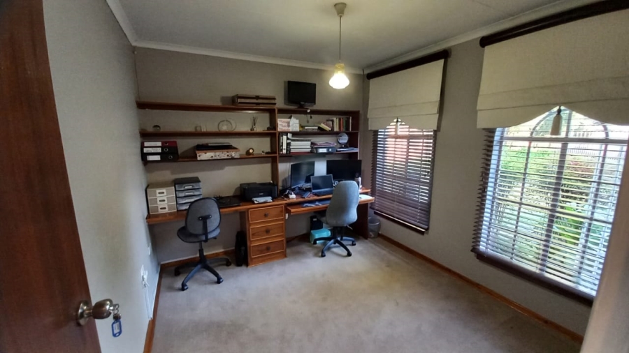 4 Bedroom Property for Sale in Van Der Hoff Park North West